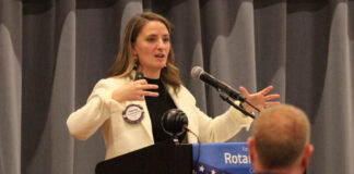 Mayor Muryn delivering the state of the city address.