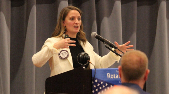 Mayor Muryn delivering the state of the city address.